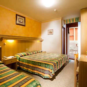 Dreibettzimmer